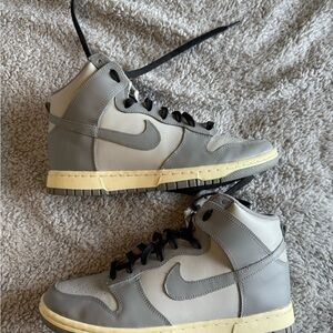 Nike Gray and Cream Mid-Rise Dunks